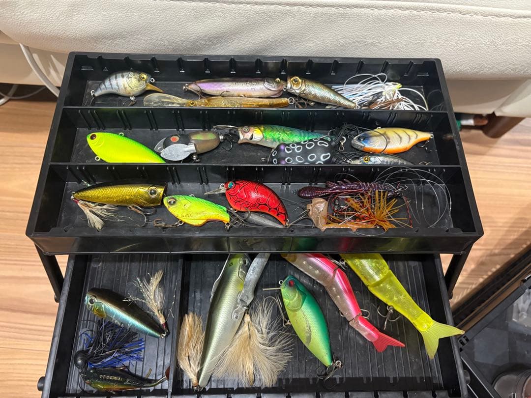 バス釣り引退セットバーサス入れ物付き新品あり約100個