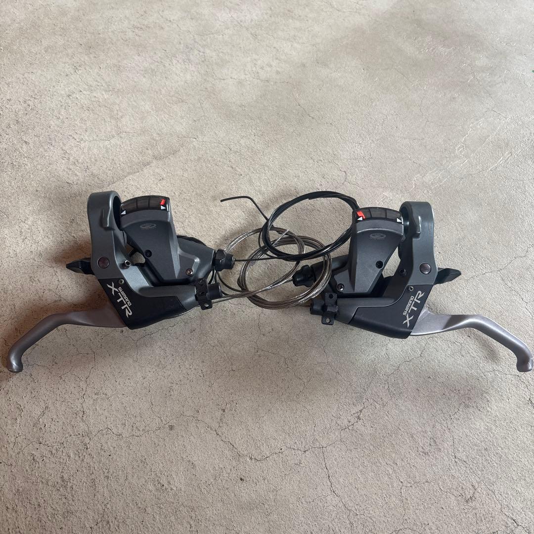 シマノ　XTR シフト&ブレーキレバー　3×9s Amazon.co.jp: シマノ(SHIMANO) シフト/ブレーキレバー 9速 右EZ-Fire