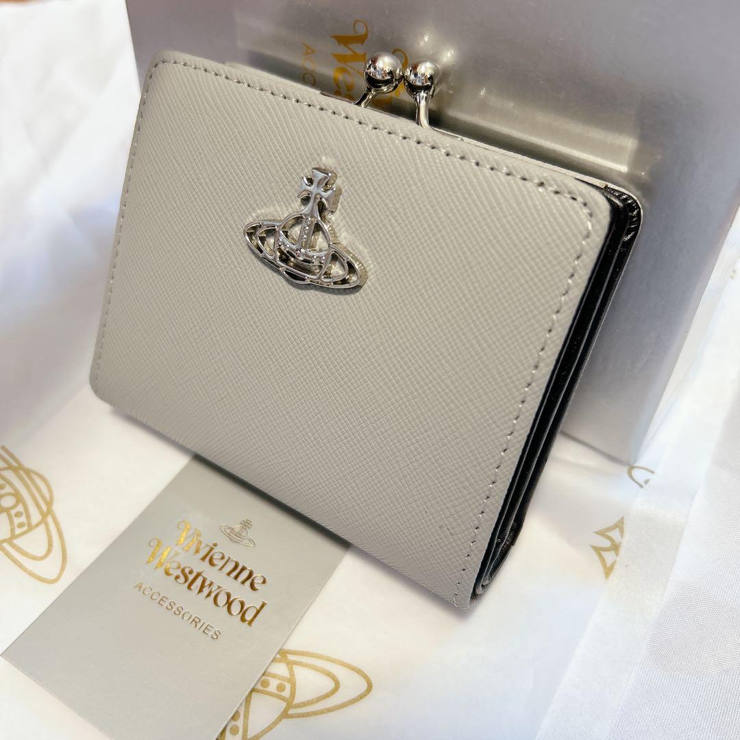 ヴィヴィアンウエストウッド グレーがま口二つ折り財布 - メルカリ