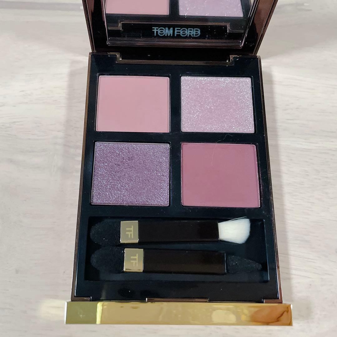 【箱付き】TOM FORD メタリックモーブ 01S 限定品 限定コスメ】数量限定 TOMFORDのアイカラークォード01S メタリック