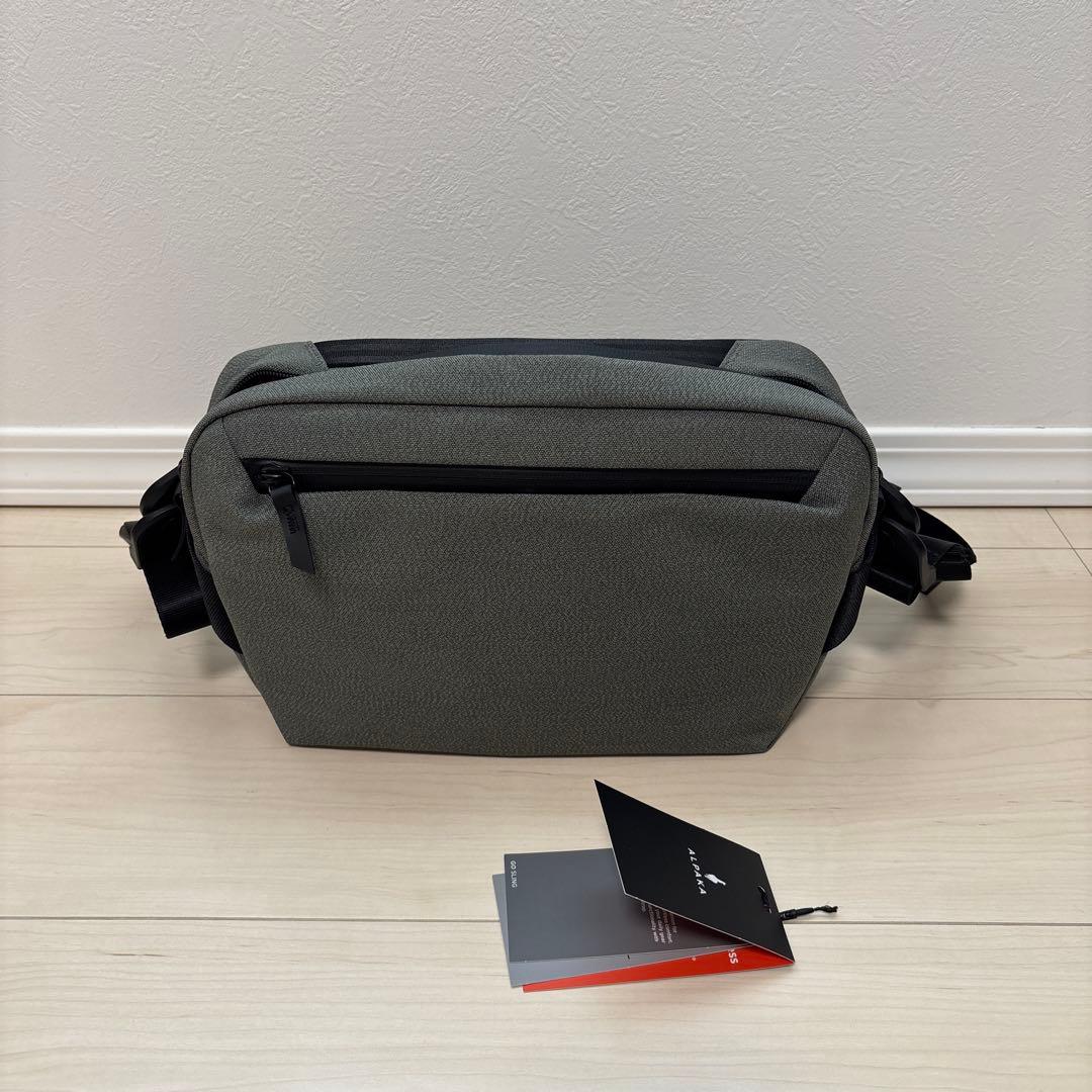 ALPAKA GO SLING AXOFLUX グレー5.5L GO SLING AXOFLUX | SLING & SHOULDER | 【公式】ALPAKA (アルパカ)