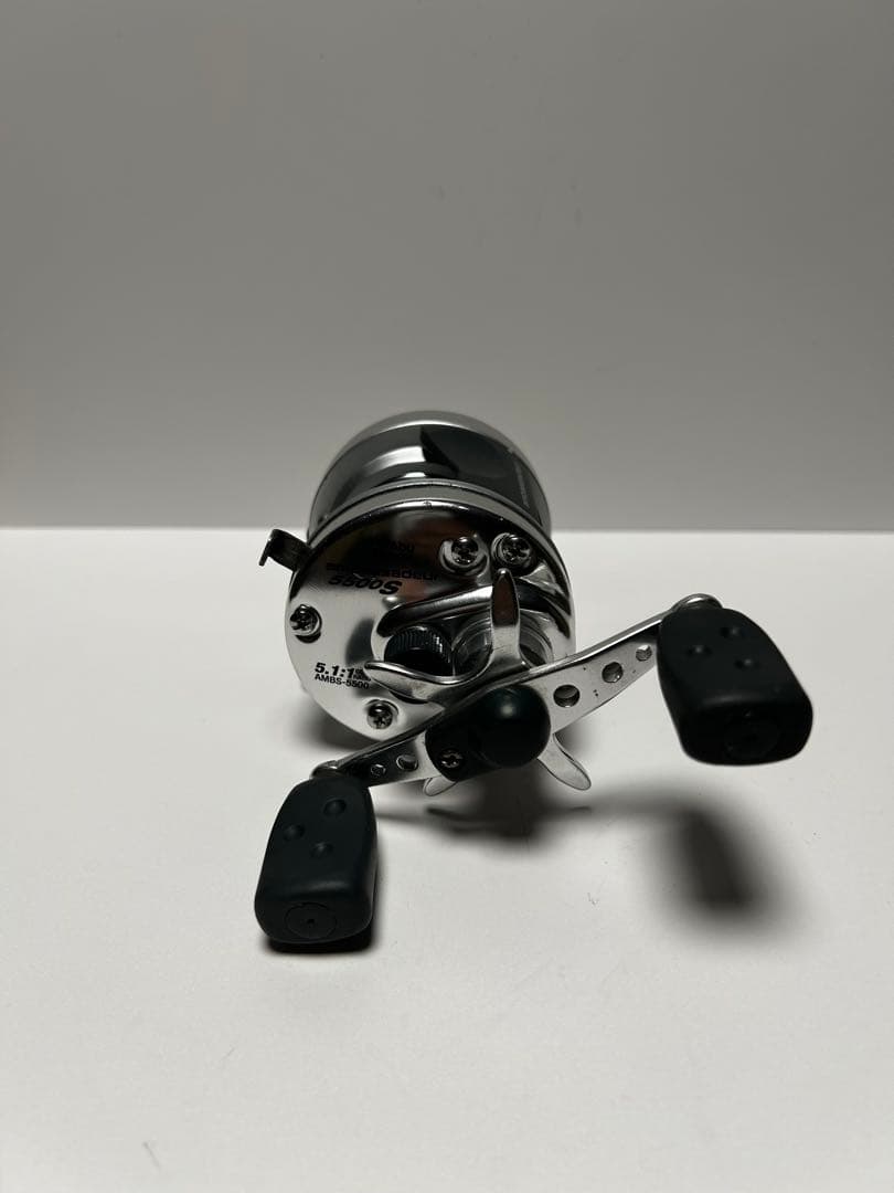 ABU アブガルシア アンバサダー 5500S 右巻き - リールオンライン 通販
