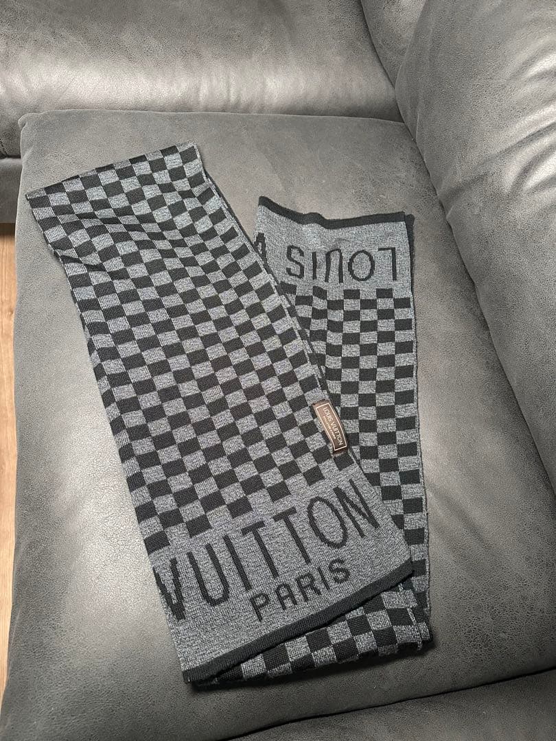 LOUIS VUITTON グレー チェックマフラー - メルカリ