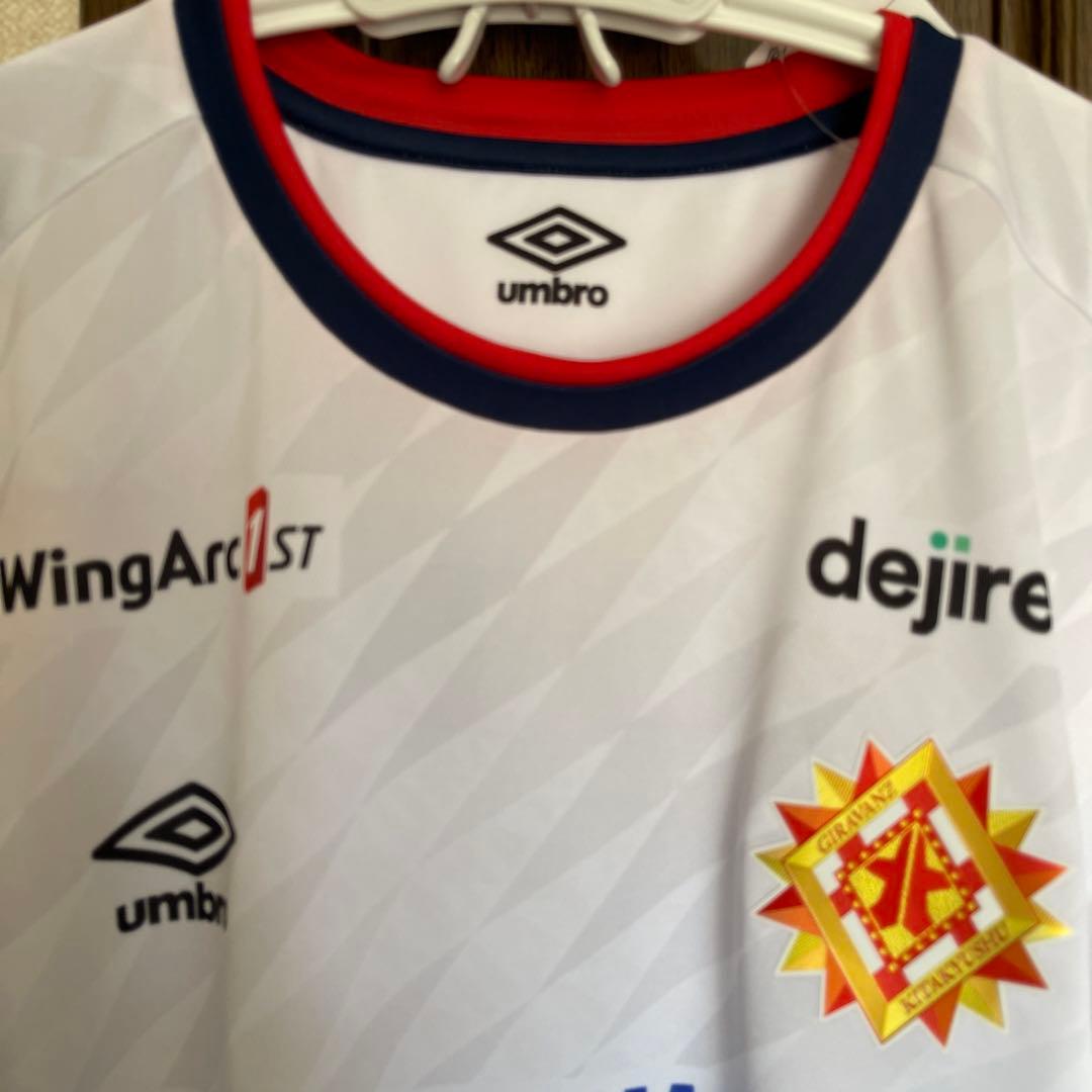 新品タグ付き ギラヴァンツ北九州 Umbro ホワイトサッカー