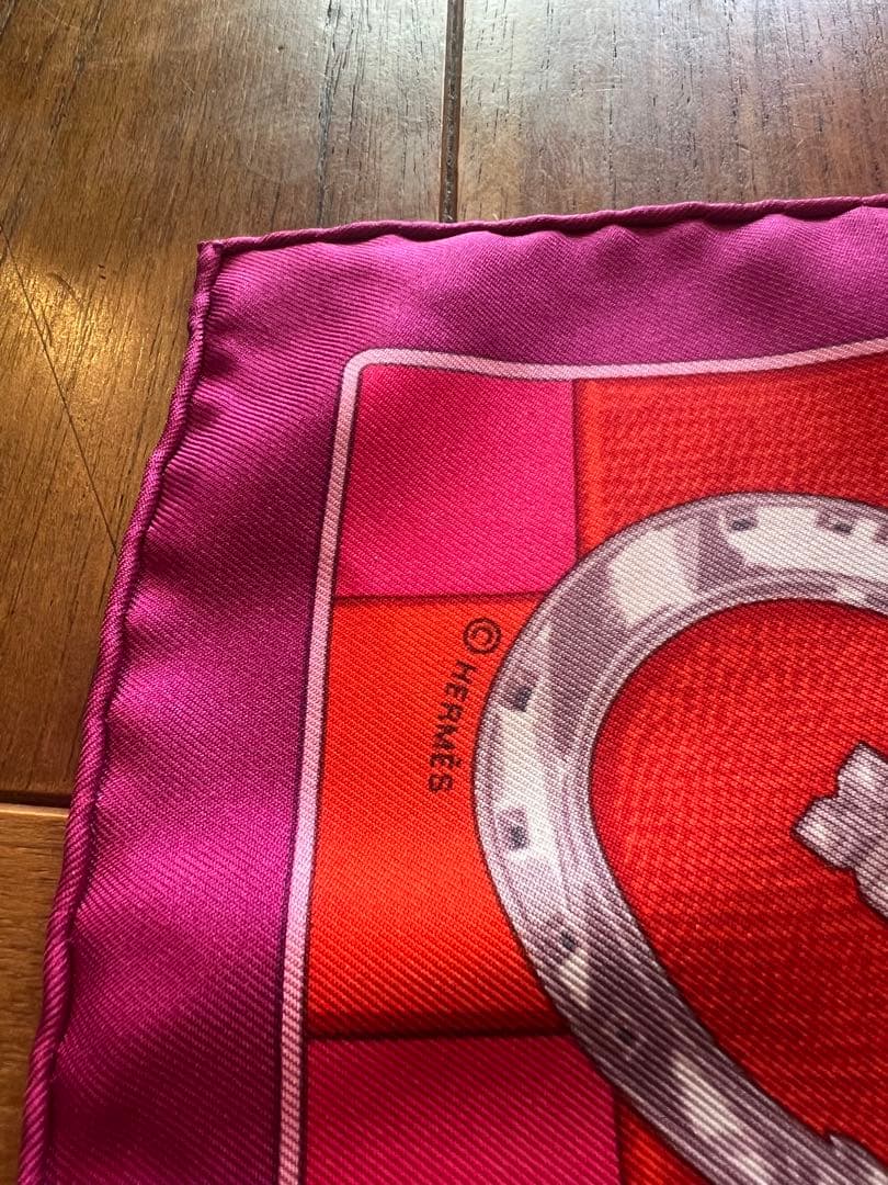 エルメス ミニ スカーフ プチカレ レッド ピンクporte bonheur