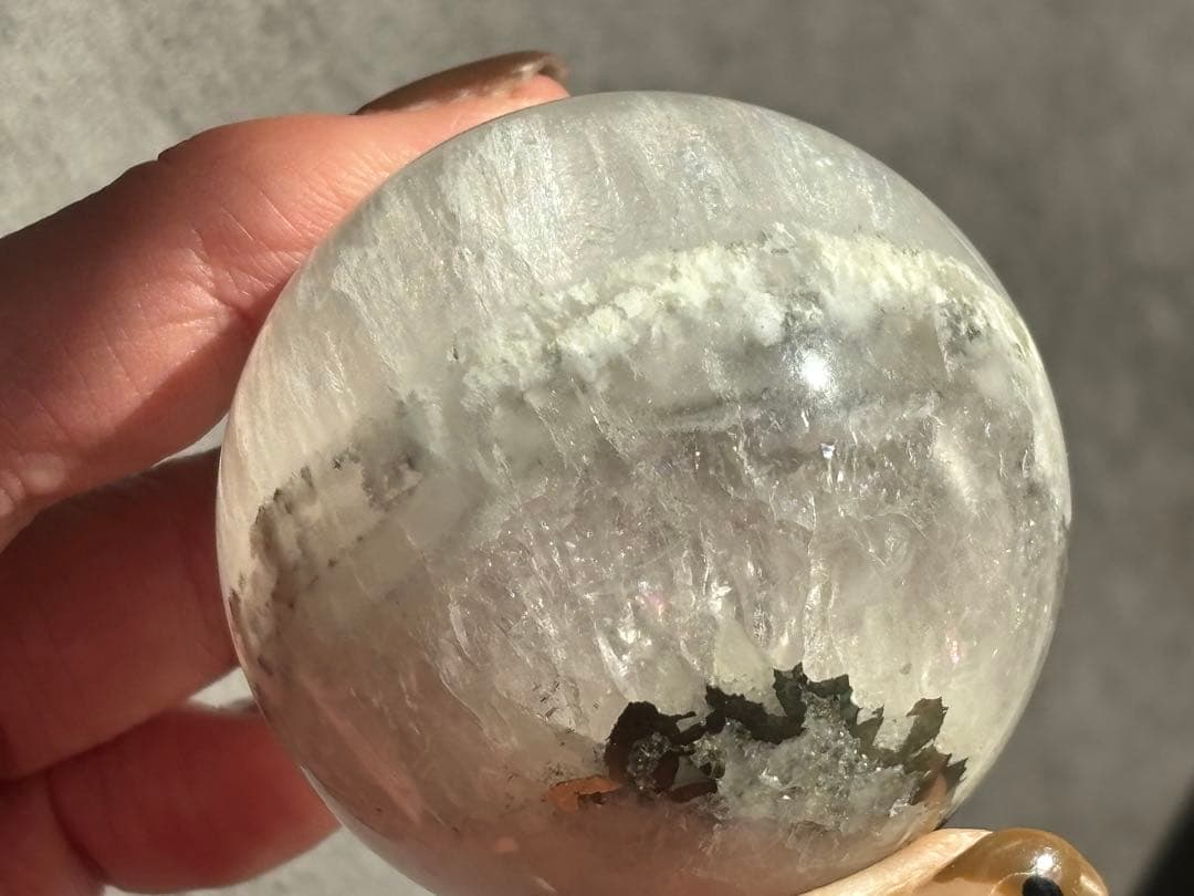 《虹きらめく＊セリサイトinフローライト（パイライト共生）》