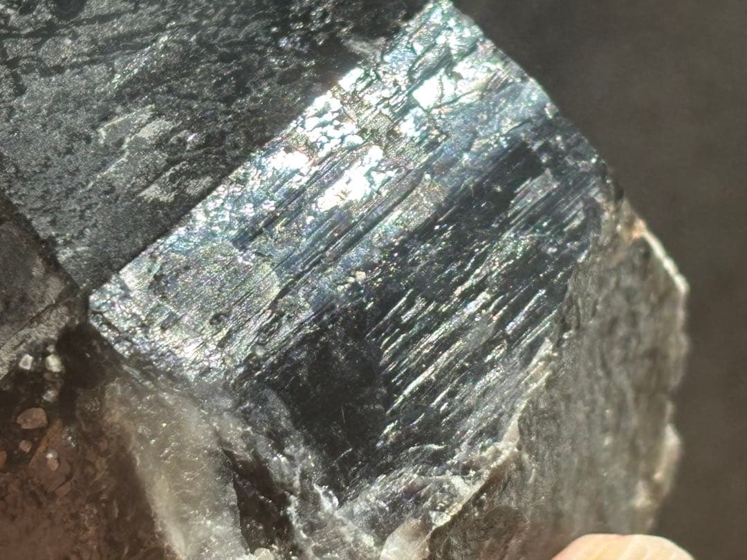 《スノーキャップモリオン原石＊パイライト共生》