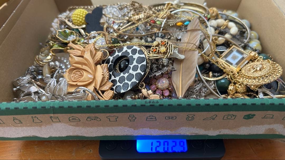 W*E様 アクセサリー まとめ売り イミテーション ジャンク品 ③ - メルカリ