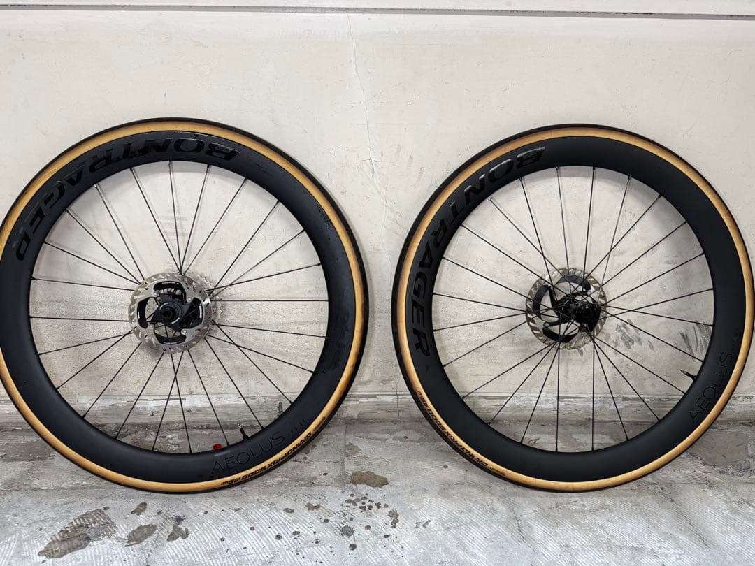 さ*じ様 Bontrager Aeolus pro 51 TLR カーボンホイー Bontrager Aeolus Pro 51 TLR Disc Road Wheel - Trek Bikes