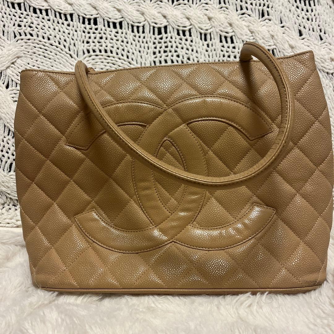 CHANEL ベージュ キルティング ハンドバッグ