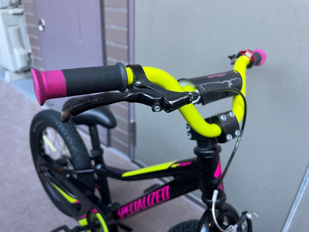 直接引き渡しのみSPECIALIZED RIP ROCK子供用16インチ 送料 無料
