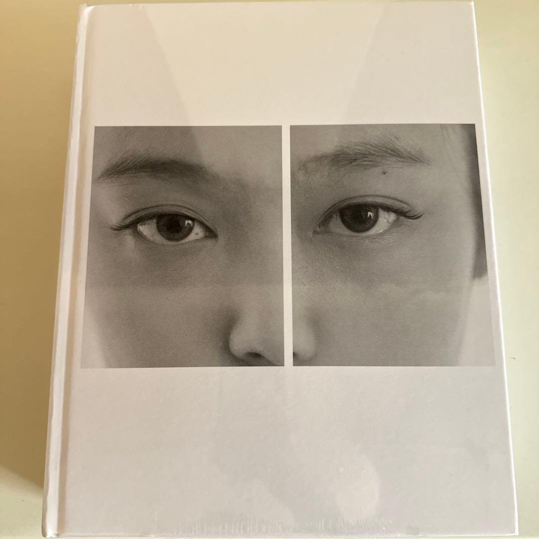 J2NNI5 photobook JENNIE popup - メルカリ