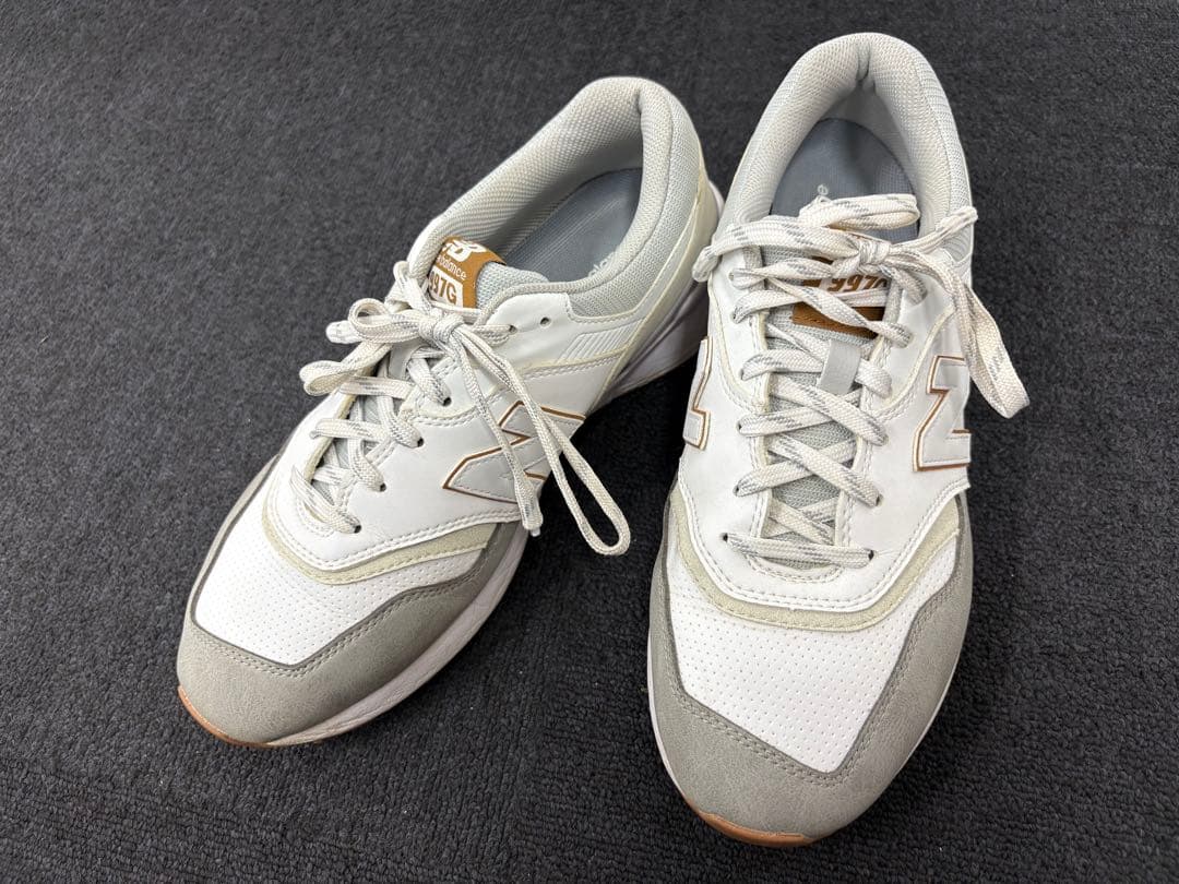 New Balance 990v6 ホワイト/グレー スニーカー スパイクレス Made in USA 990 v6（スニーカー）｜New Balance（ニューバランス）の