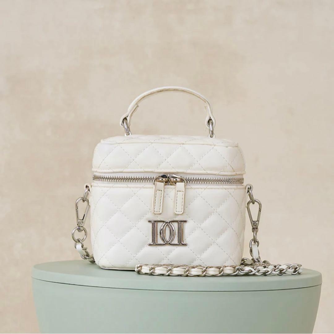 Darich キルティングスクエアミニバッグ ホワイト 【シルバーパーツ