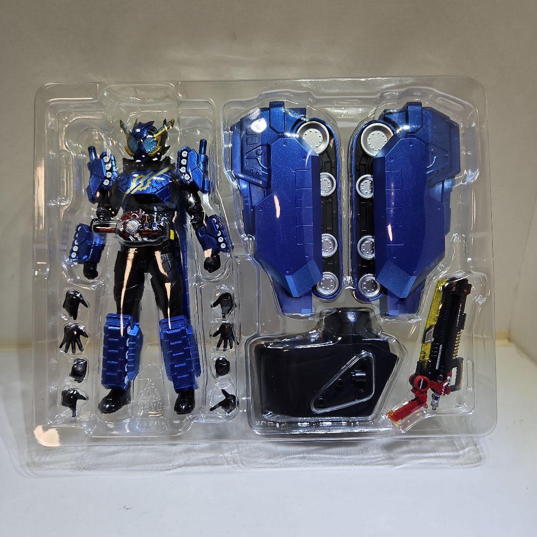 S.H.Figuarts 仮面ライダービルド 　タンクタンクフォーム