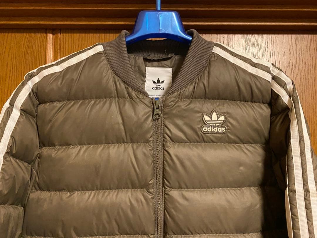 adidas sst down jacket ダウンジャケット オリーブ - メルカリ
