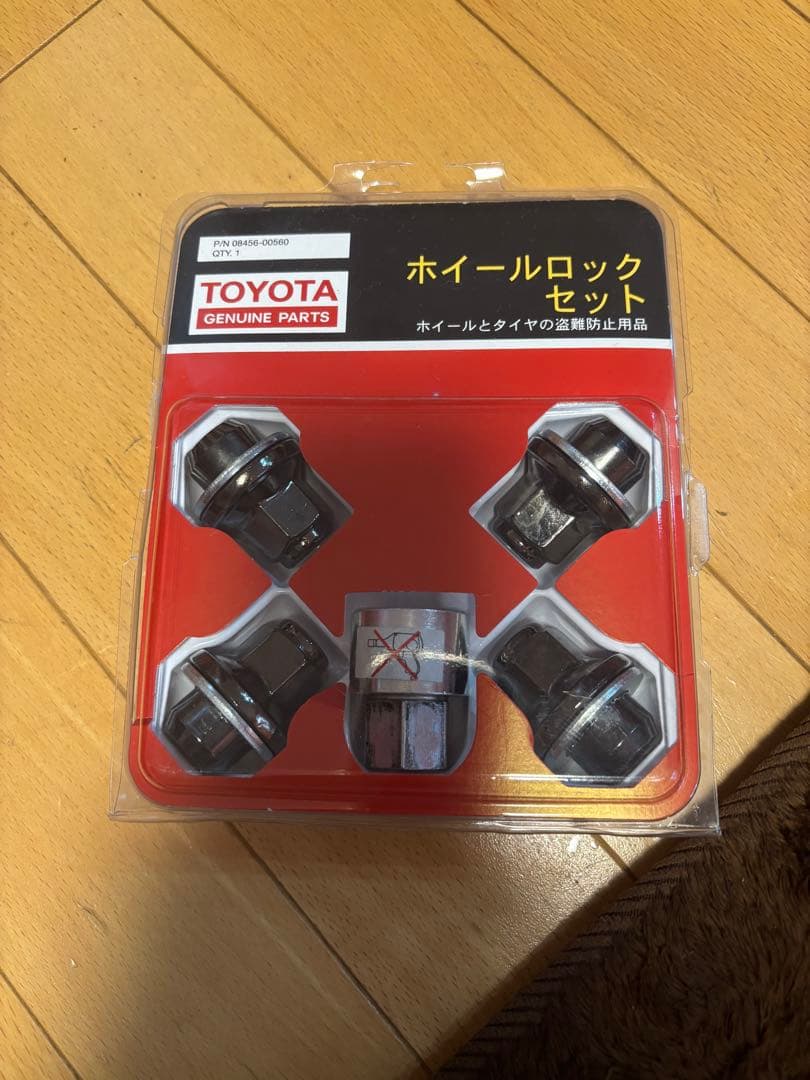 TOYOTA ホイールロックセット - メルカリ