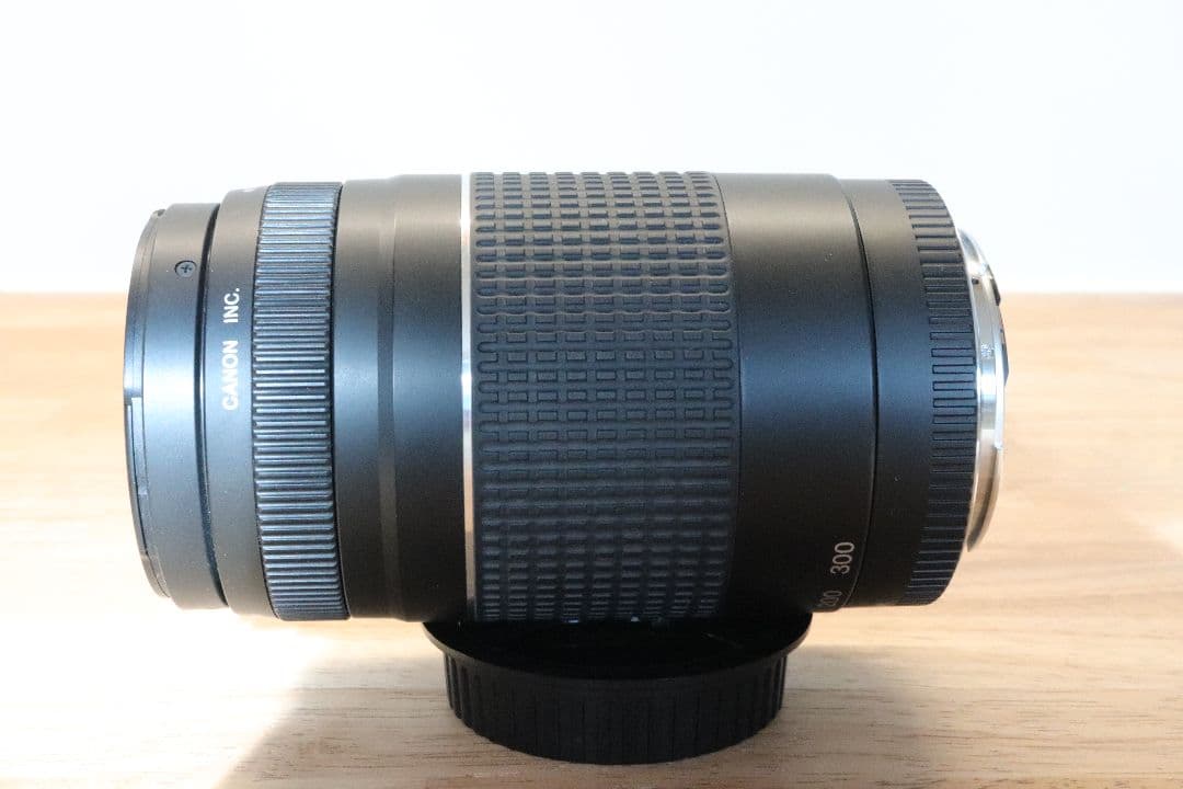 Canon EF 75-300mm f/4-5.6 III USM ズームレンズ