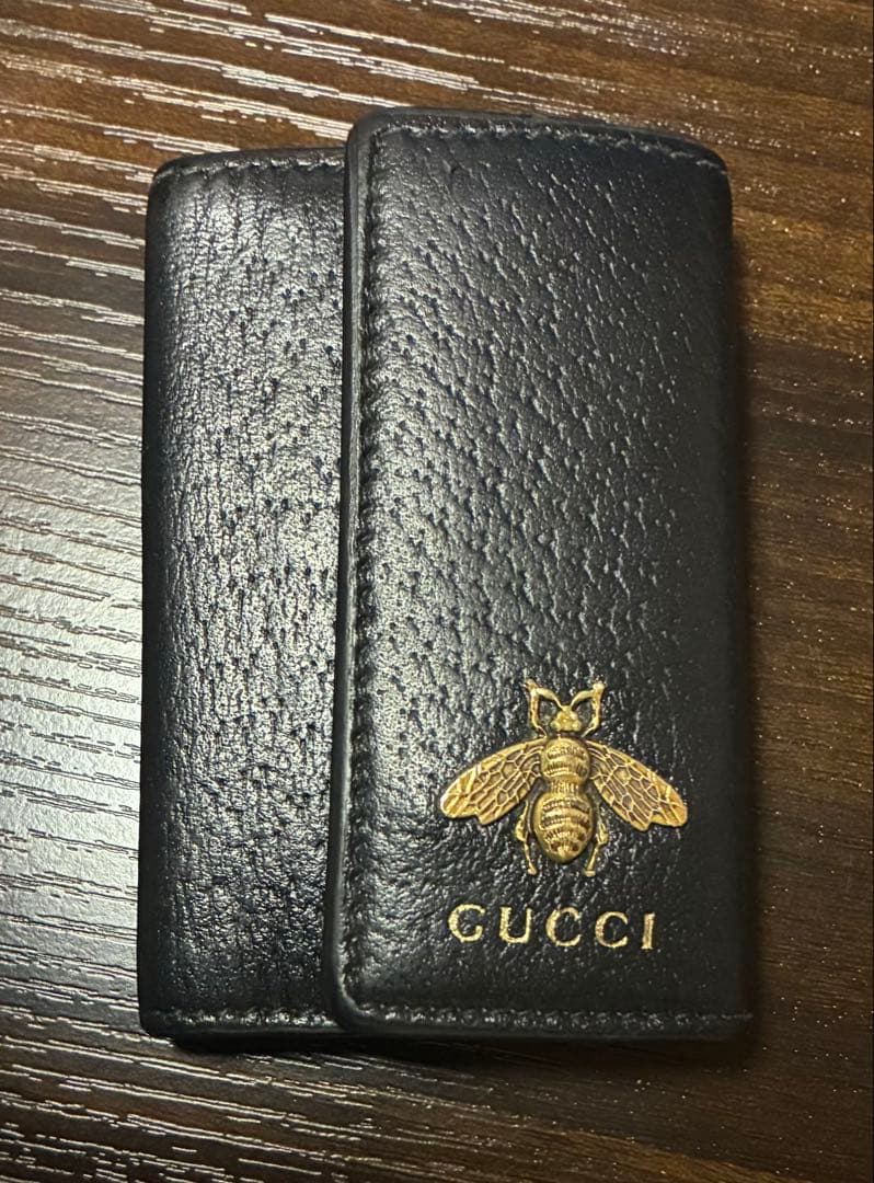 美品 希少 GUCCI グッチ 黒 レザー 6連 キーケース 蜂モチーフ BEE