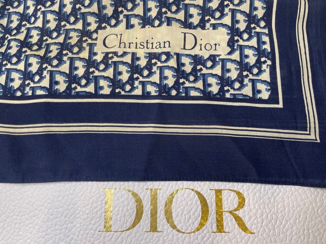 【美品】Christian Dior スカーフ ネイビー　タグ付き　56× 56 送料 無料 通販ファッション - 【美品】Christian Dior スカーフ