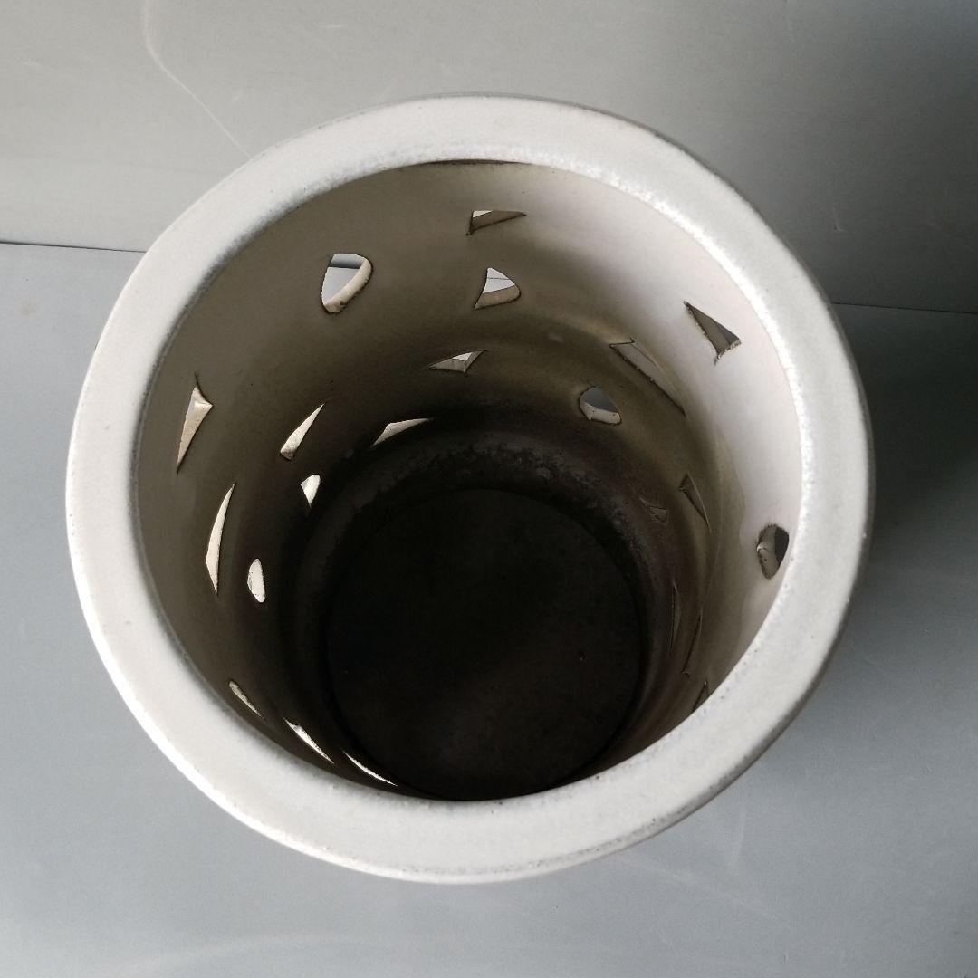信楽焼傘立て 前面唐草彫 高さ48cm