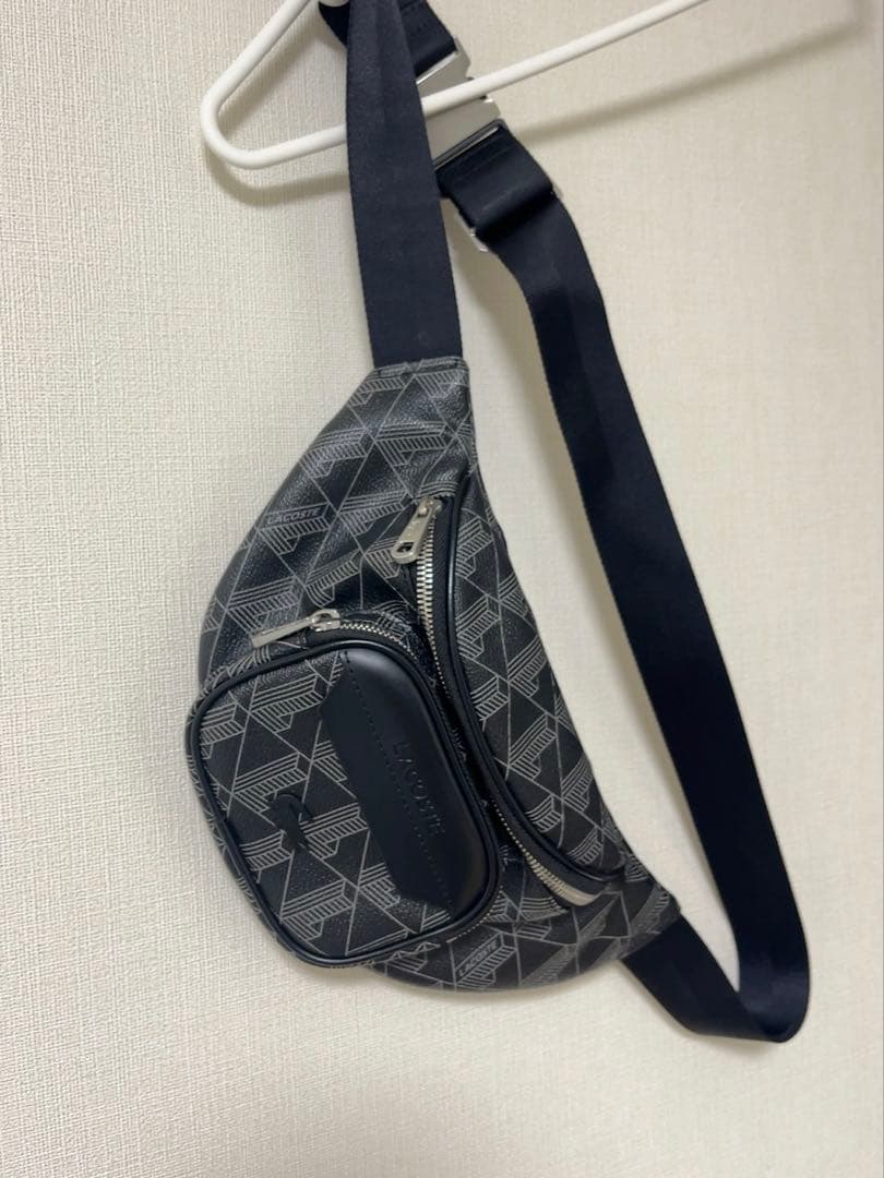 ラコステ LACOSTE ボディバッグ モノグラム 安価