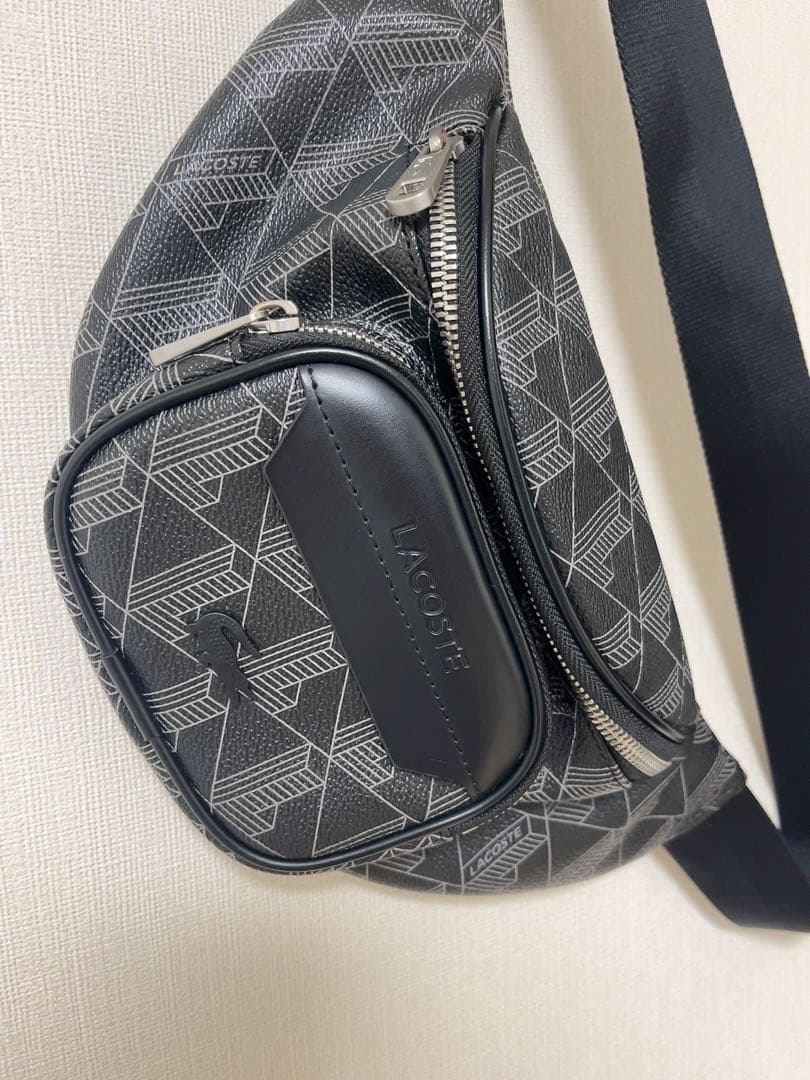 ラコステ LACOSTE ボディバッグ モノグラム 安価