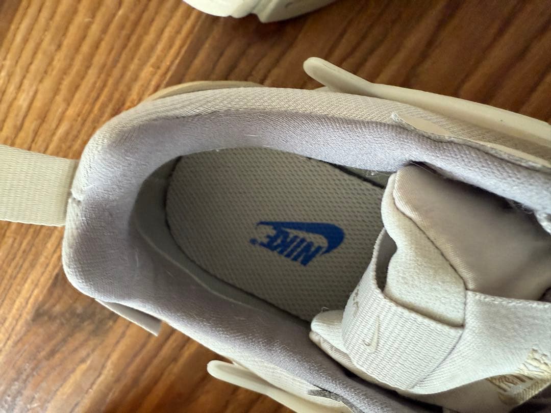 靴 W NIKE V2K RUN GTX 23.5cm