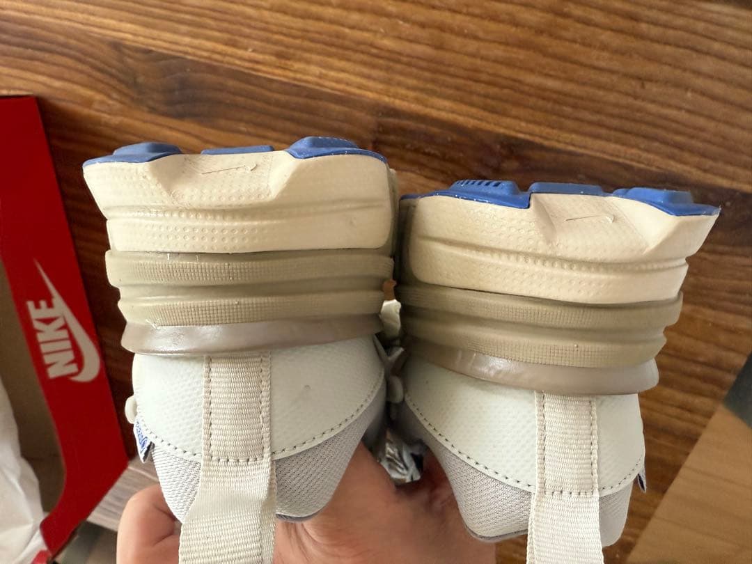 靴 W NIKE V2K RUN GTX 23.5cm