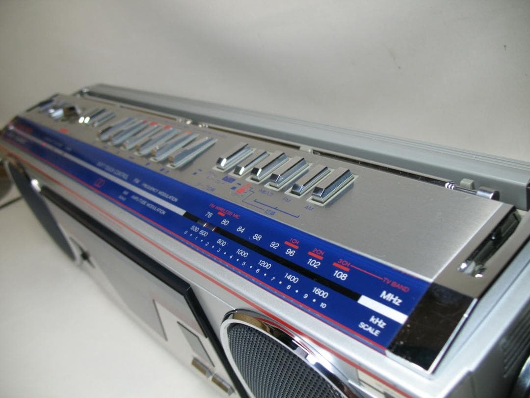 東芝 ラジカセ☆ BOMBEAT mini RT-S65☆中古難あり