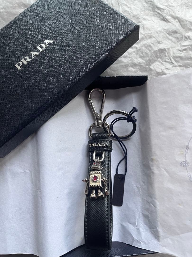 PRADA サフィアーノレザー ロボットチャームキーホルダー 大人気ギフト PRADA◇サフィアーノレザー ロボットキーホルダー (PRADA