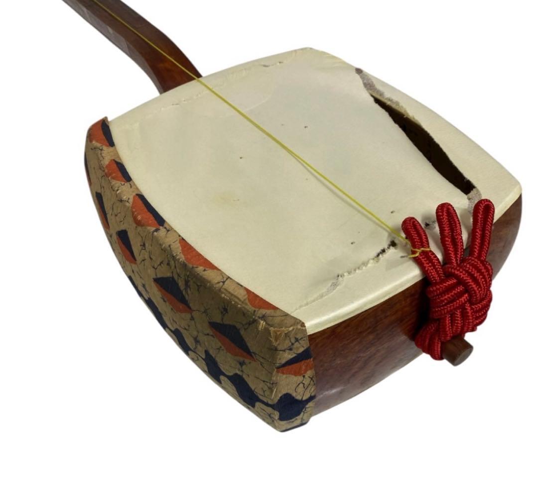 レトロ 三味線 昭和レトロ 三味線 丸打胴 中棹 花梨 民謡 地唄 弦楽器