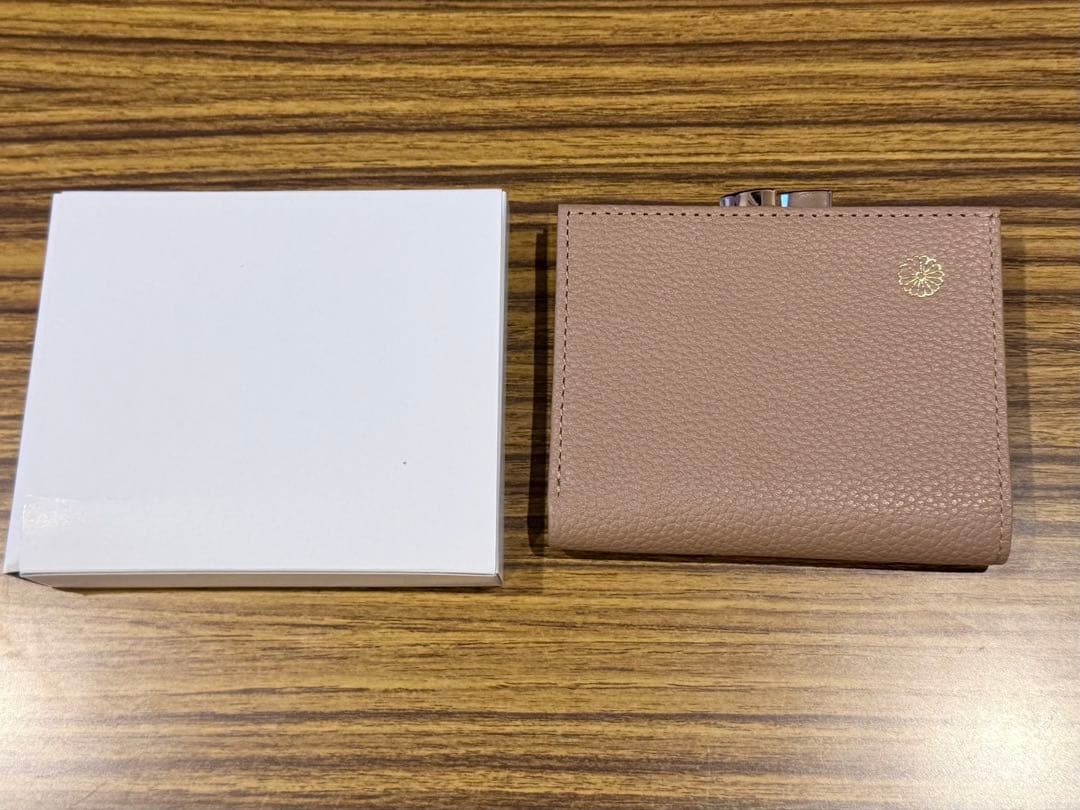 り*ほ様 【新品未使用】皇居 財布 二つ折り がま口 カフェオレ モカ