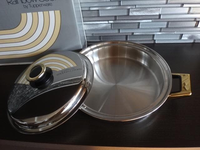 新品未使用★タッパーウェア★26cm浅鍋★2.8L★Tupperware