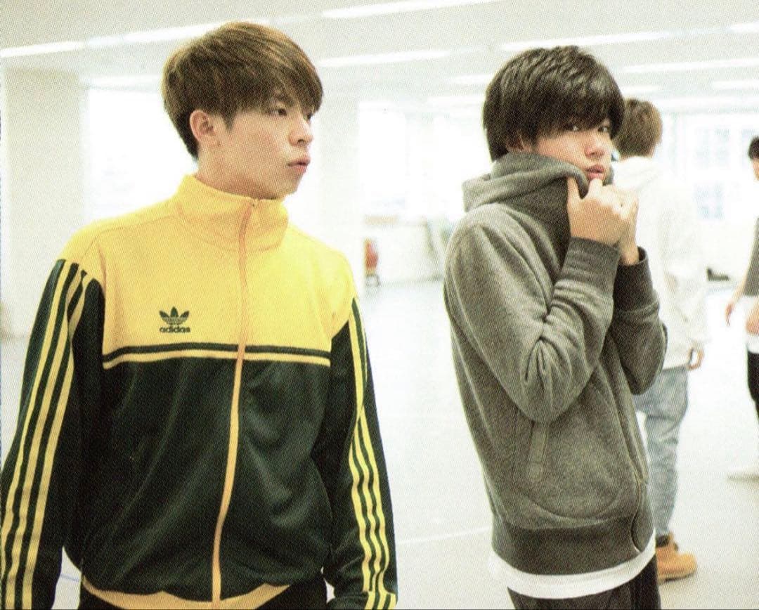 adidasトラックジャケット】 SixTones 松村北斗さん着用モデル - メルカリ