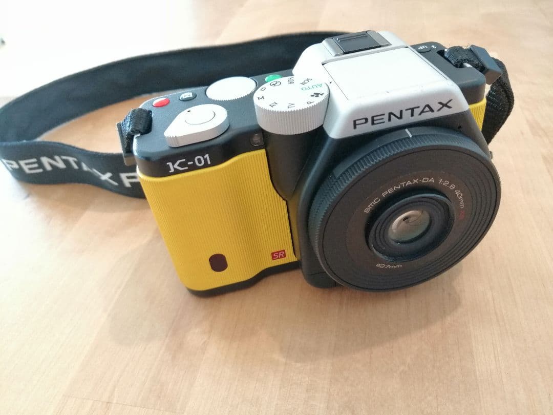 PENTAX K-01 レンズキット 黄色ペンタックス PENTAX K-01 ズームレンズ