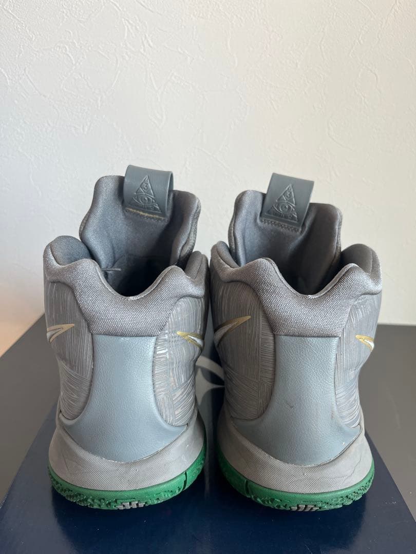 kyrie カイリー4 ナイキ　nike 28.5cm
