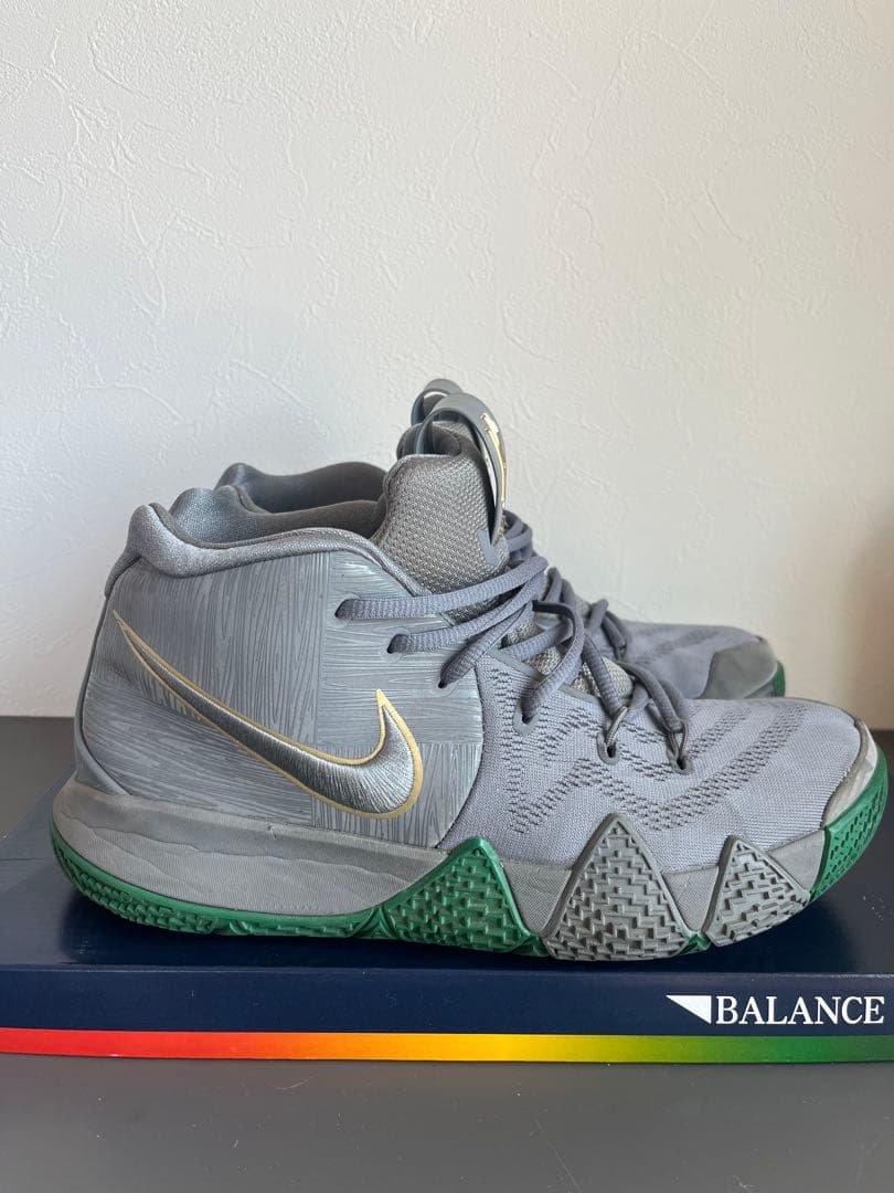 kyrie カイリー4 ナイキ　nike 28.5cm