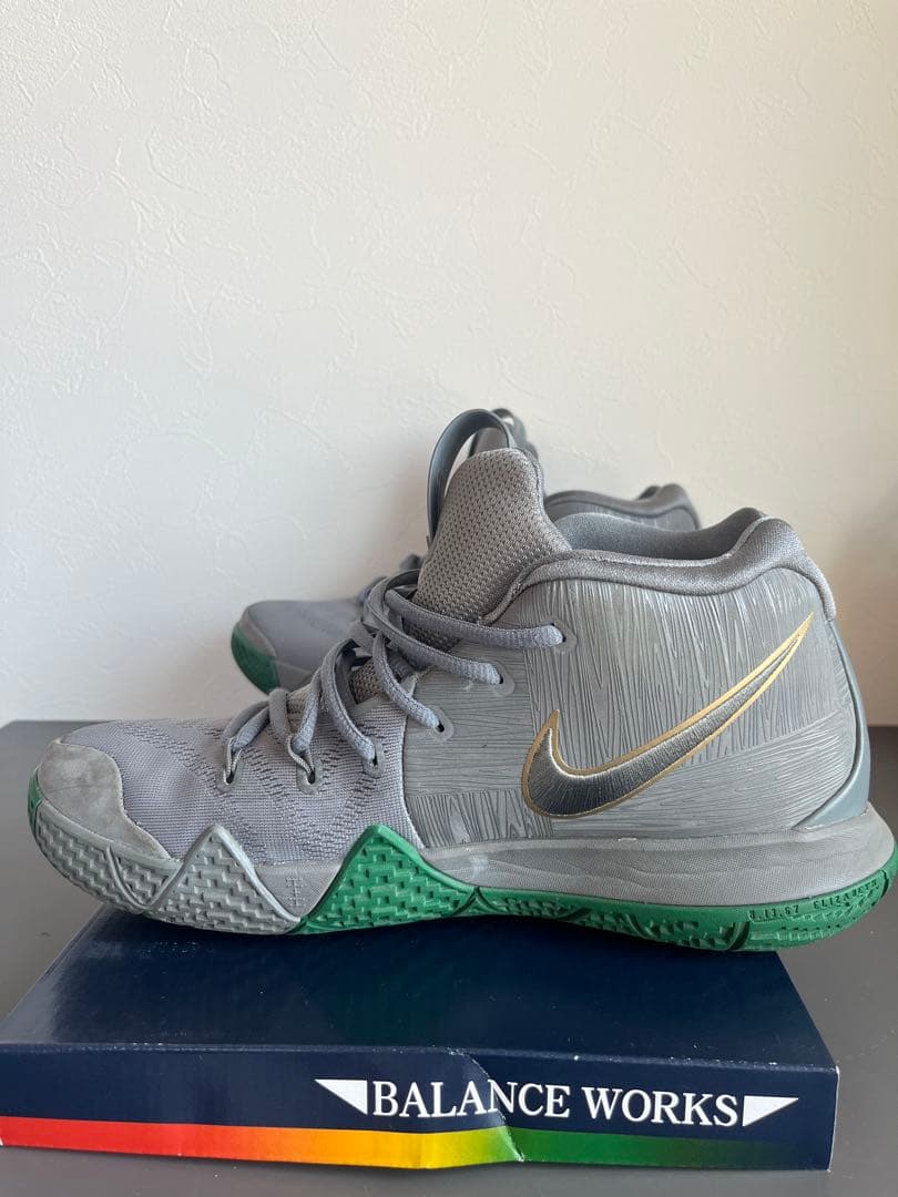 kyrie カイリー4 ナイキ　nike 28.5cm
