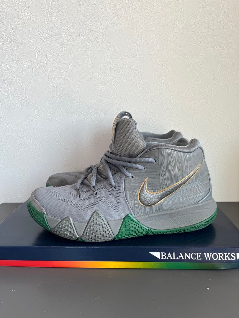 kyrie カイリー4 ナイキ　nike 28.5cm