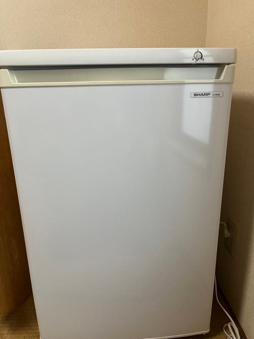 SHARP 冷凍庫 FJ-HS9X FJ-HS9X 冷凍庫 ホワイト系 [86L /1ドア /右開きタイプ] 【お届け地域