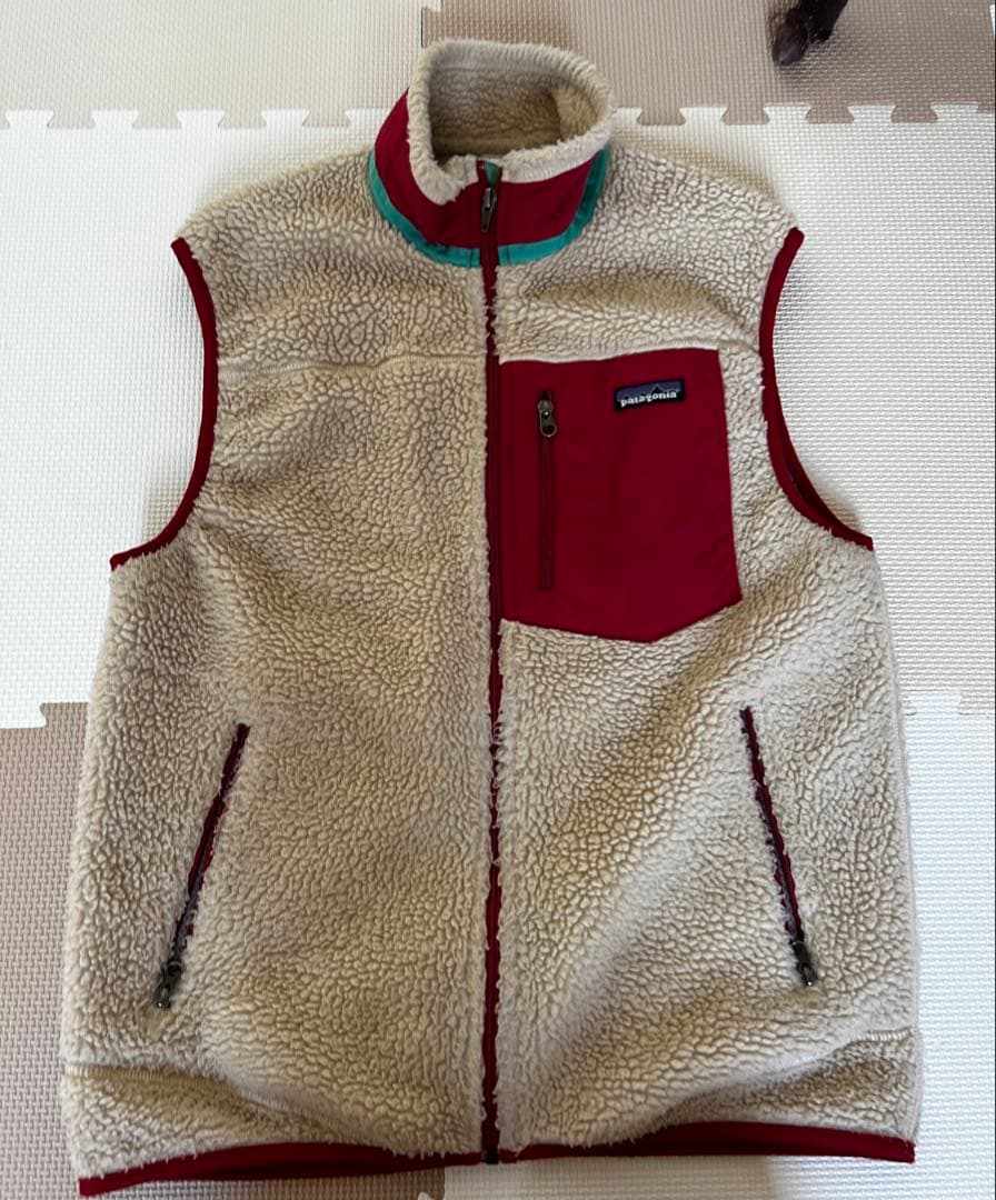 patagonia フリースベスト クリーム/ワインレッド Patagonia メンズ フリースベスト Sサイズ クリーム/レッド - メルカリ