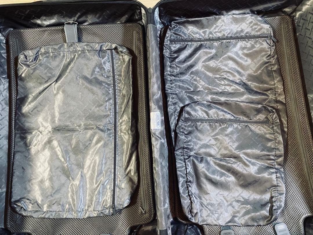 Blue様専用✴︎ルフトハンザ限定！リモワ AIRLIGHT PREMIUM XL - メルカリ