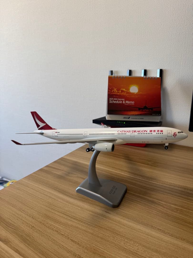 CathayDragon A330-300 B-HYQ 1/200モデル CathayDragon A330-300 B-HYQ 1/200モデル - メルカリ
