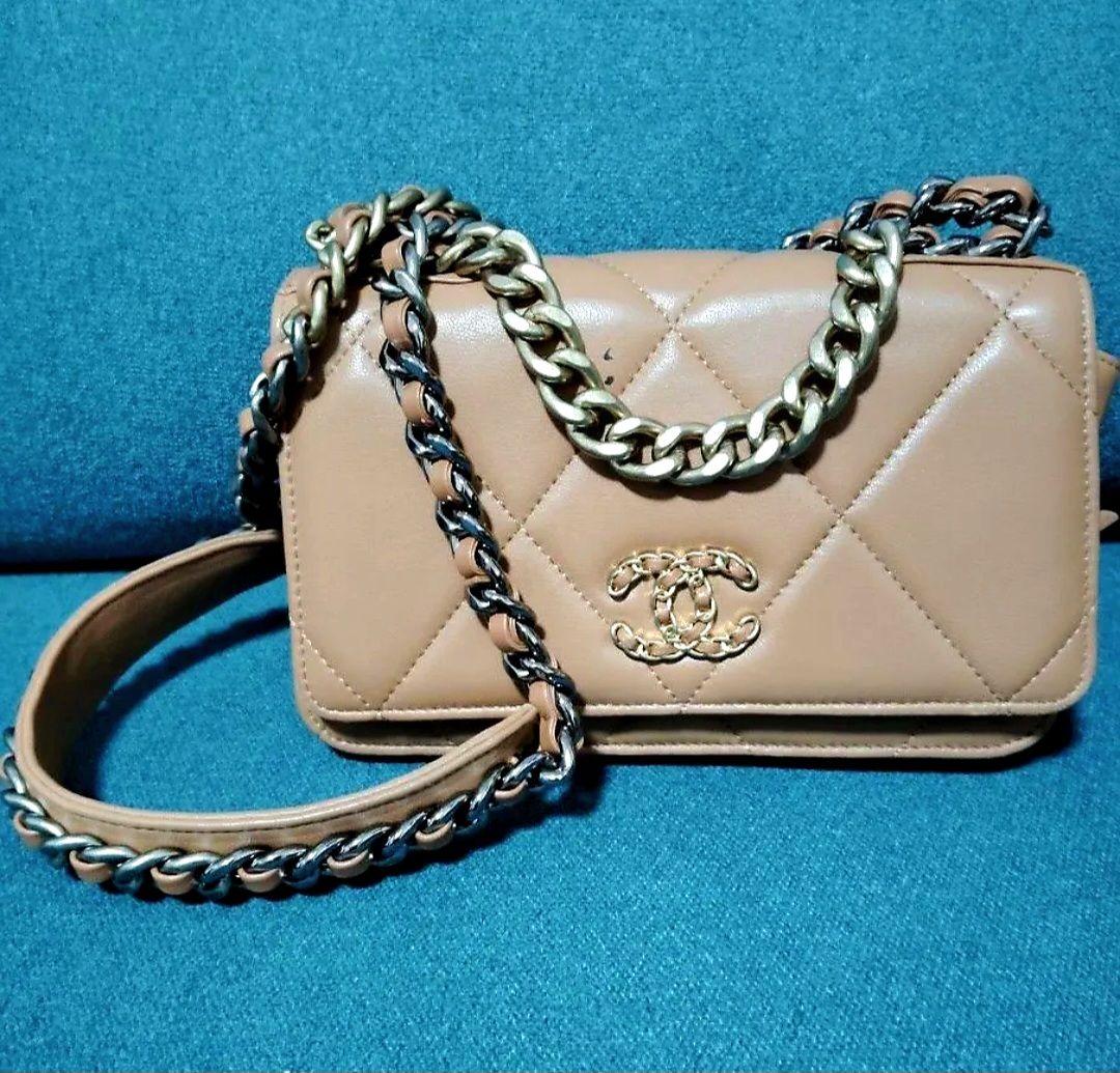 CHANEL19 チェーンウォレット CHANEL】シャネル『シャネル19 ポーチ付 チェーンウォレット』AP0985