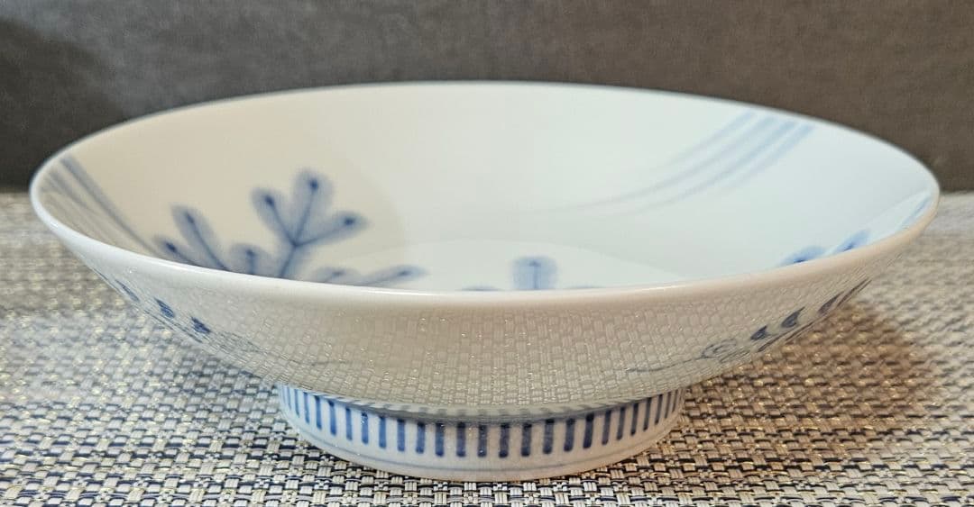 名品❗】江戸時代後期　後期鍋島　藍鍋島　染付　若松図　16.1cm 櫛高台皿