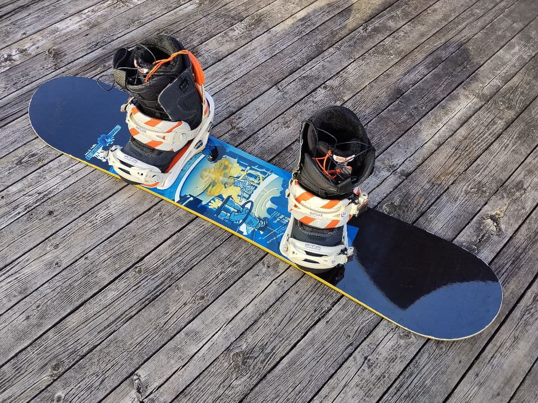 ジュニア スノーボード 3点セット FLOW 124 FLUX 32ブーツ 24 ジュニア スノーボード 3点セット FLOW 124 FLUX 32ブーツ 24