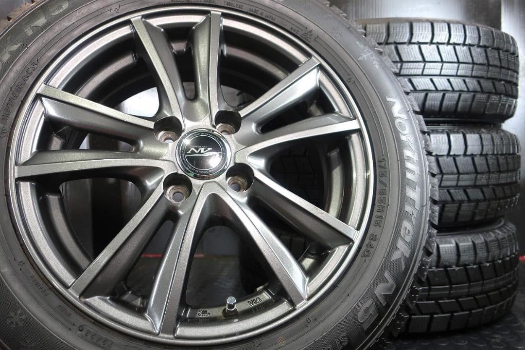 イボ付 2023年製 国産スタッドレス 175/65R15 アクアヴィッツヤリス iQ アクア ヴィッツ ヤリス 4本 WORK 黒 ブラック 16インチ 4H 4穴 PCD