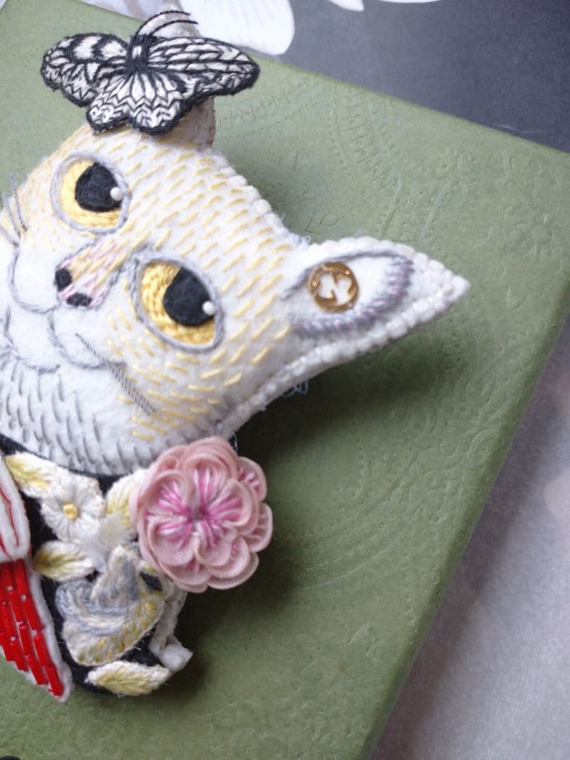 希少】GUCCI ヒグチユウコ 刺繍ブローチ
