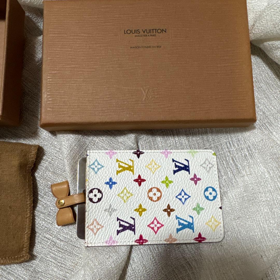 専用ページ LOUIS VUITTON ミラーケース ホワイト・マルチカラー
